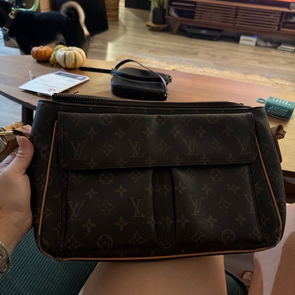 Authentic Louis Vuitton Red Interior with Gold Tag - Picture 3 of 9